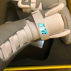 Nike mag